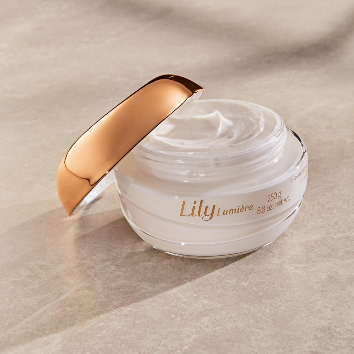 Lily Lumière Satin Body Cream